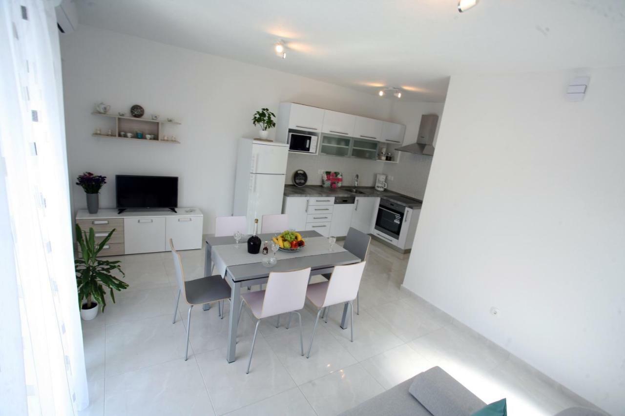 Fantasy Apartment *